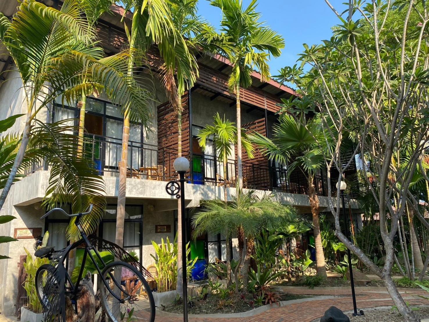 The Picturebook Guesthouse Mae Сот Екстериор снимка