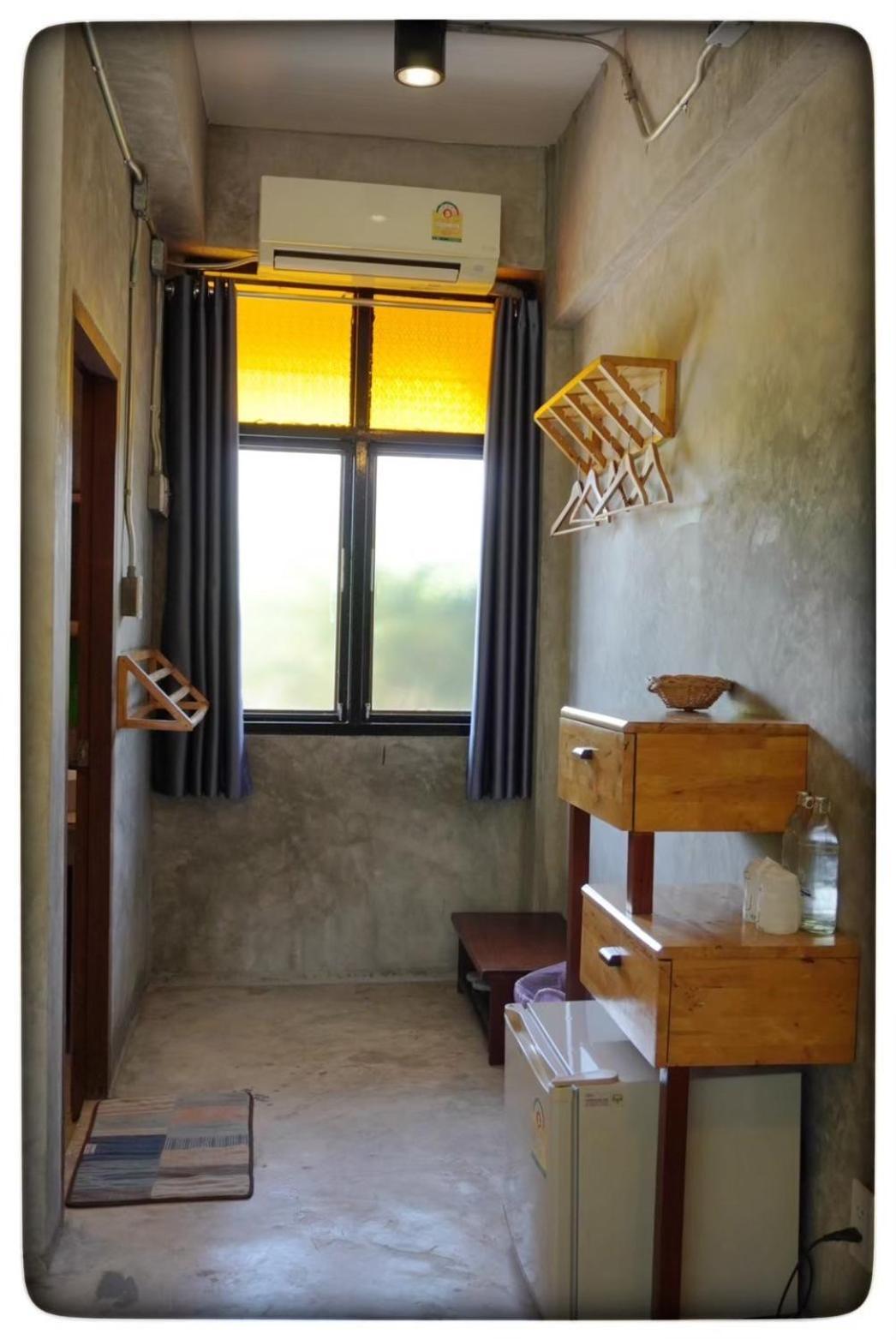 The Picturebook Guesthouse Mae Сот Екстериор снимка